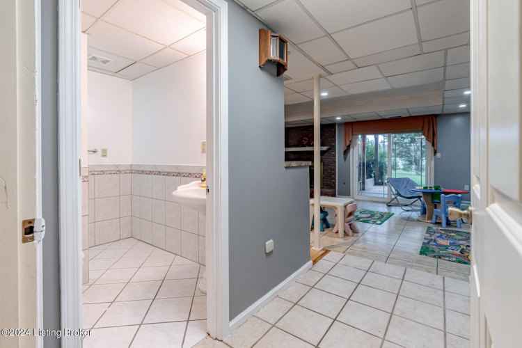Listing Image 45
