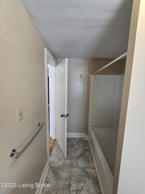 Listing Image 50