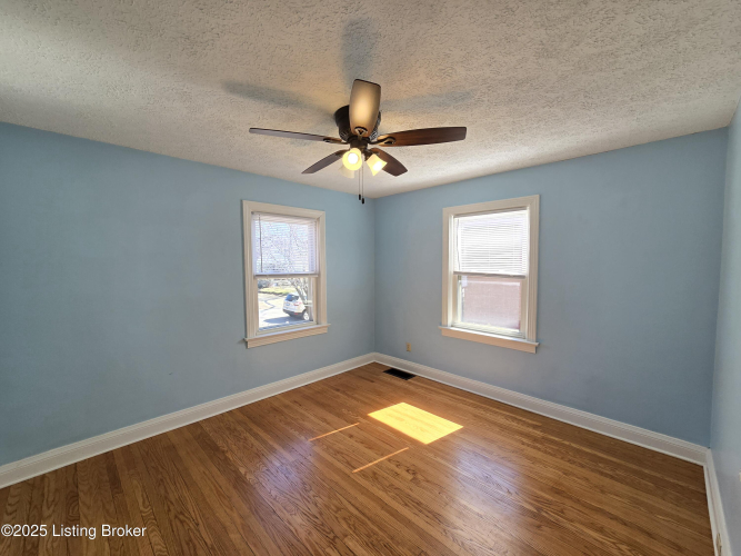 Listing Image 64