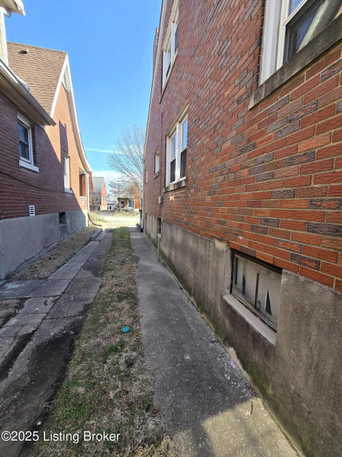 Listing Image 80