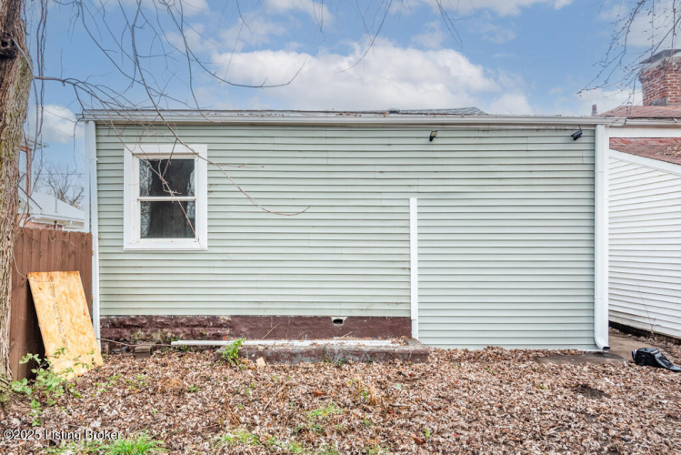 Listing Image 17