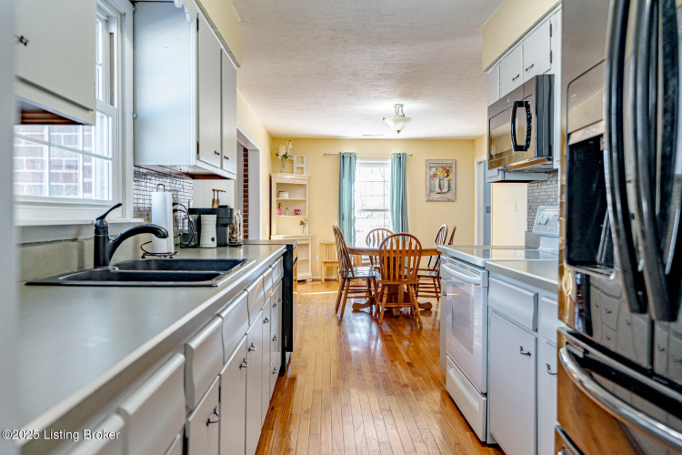 Listing Image 19