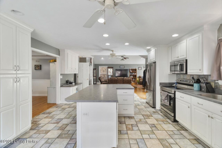 Listing Image 5