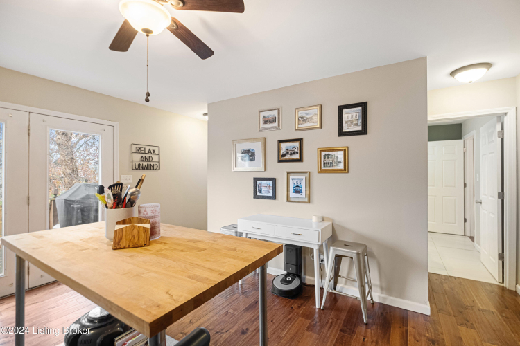 Listing Image 10
