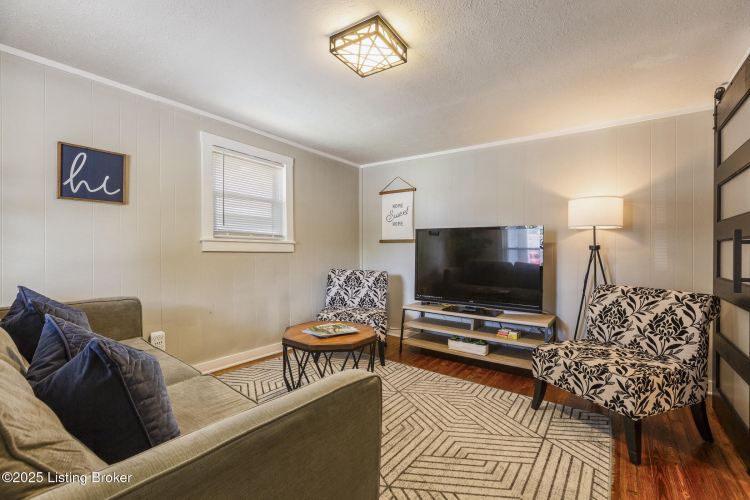 Listing Image 12