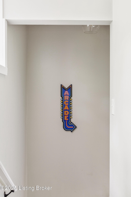 Listing Image 27
