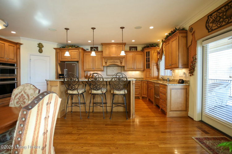 Listing Image 12