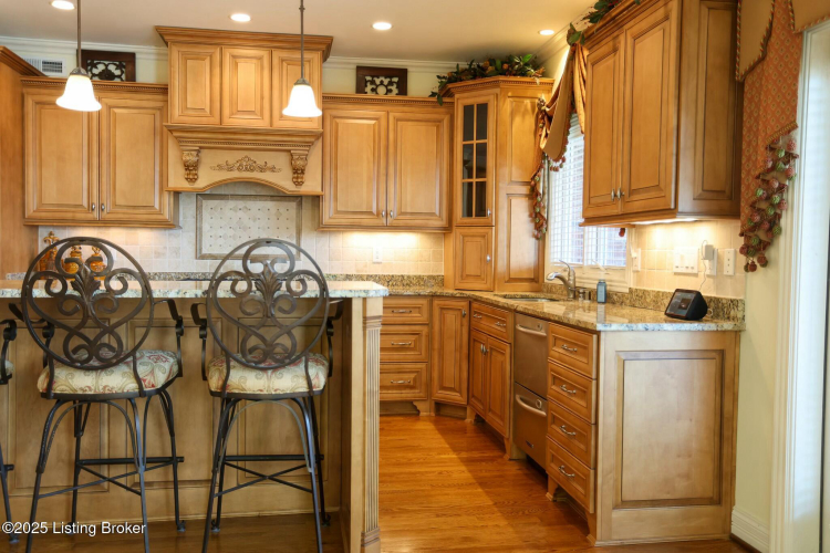 Listing Image 13