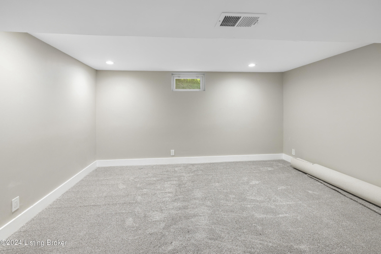 Listing Image 52