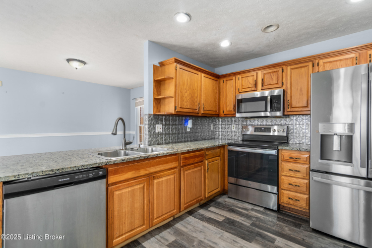 Listing Image 14