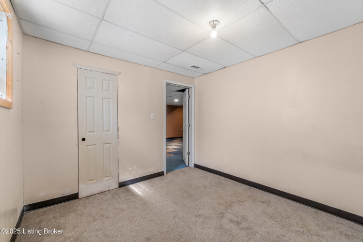 Listing Image 32