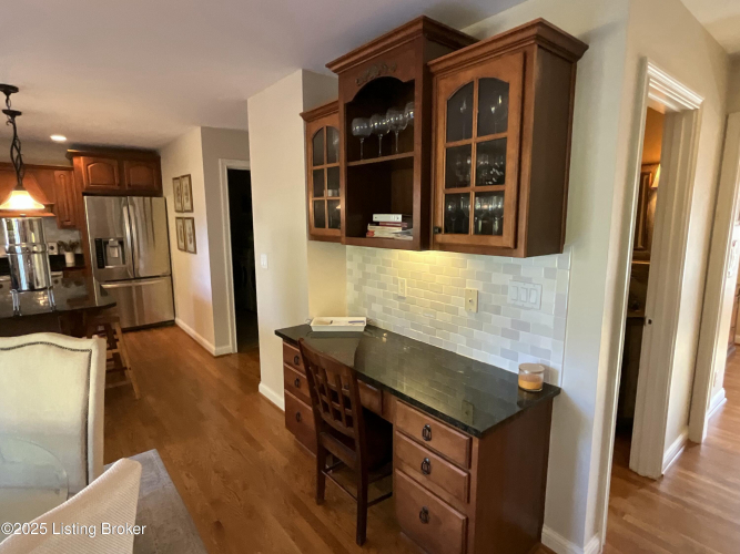 Listing Image 19