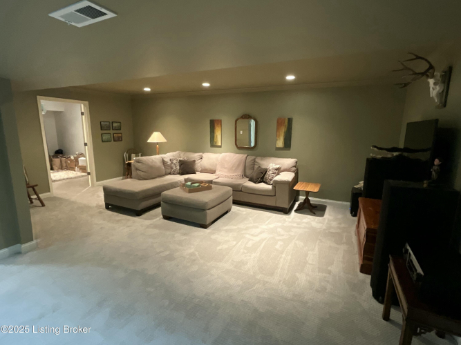 Listing Image 50