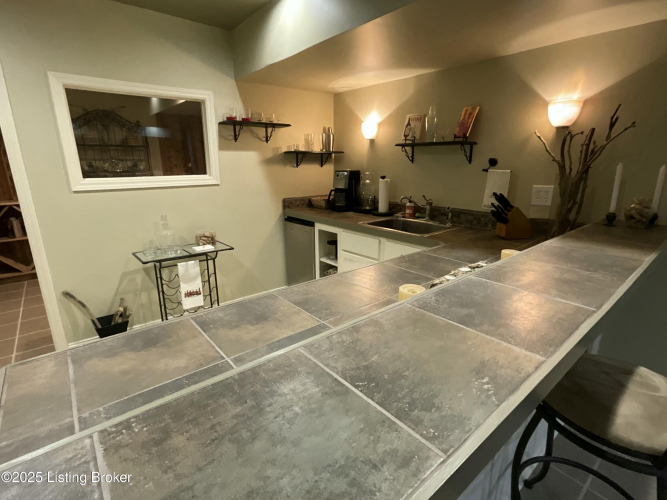 Listing Image 59