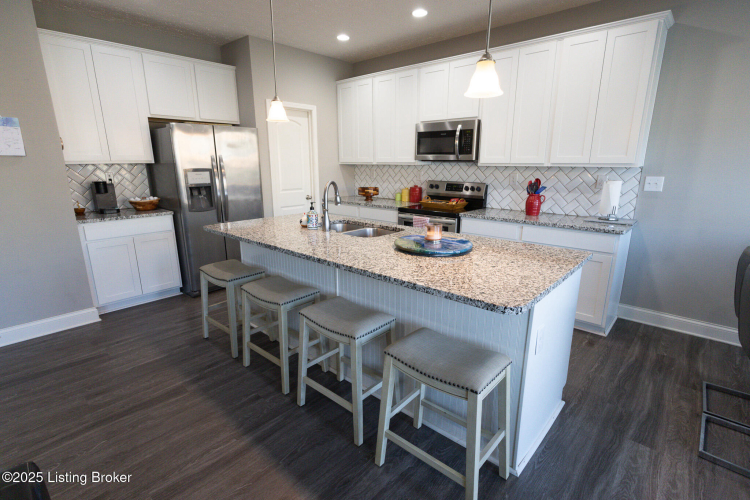 Listing Image 9
