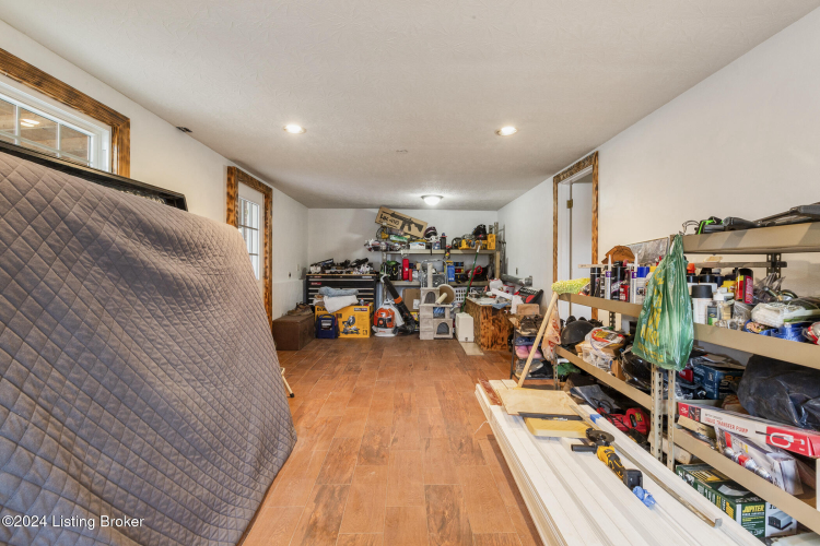 Listing Image 37