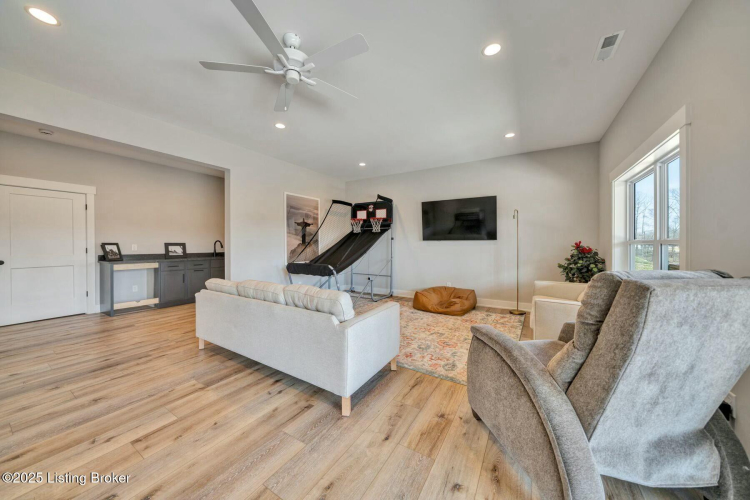 Listing Image 55