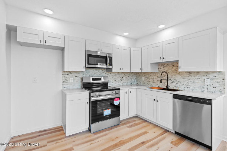 Listing Image 19