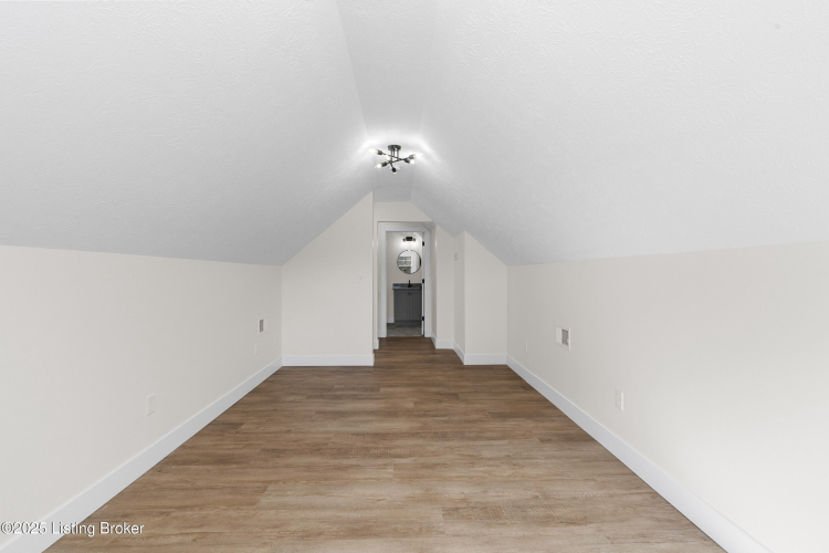 Listing Image 41