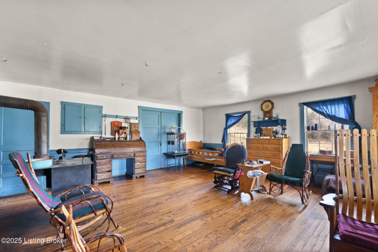 Listing Image 5