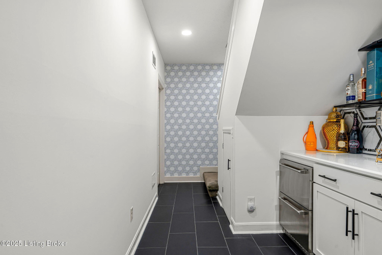Listing Image 38