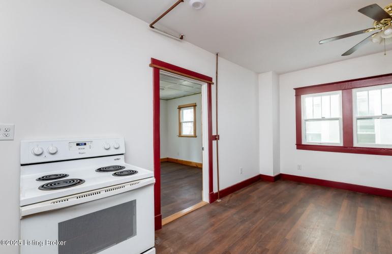 Listing Image 16