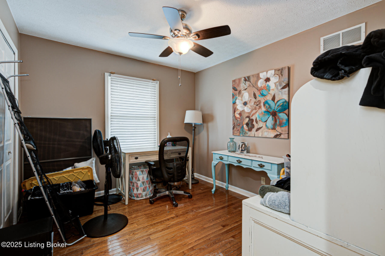 Listing Image 14