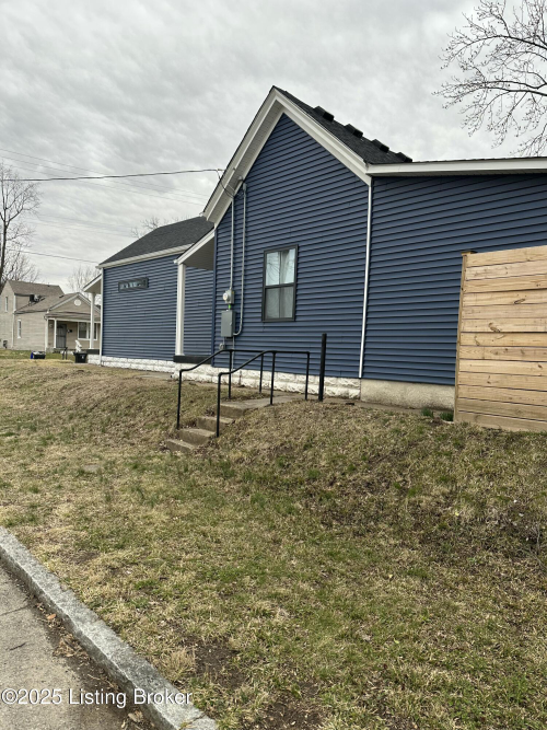 Listing Image 17