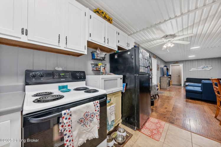 Listing Image 23