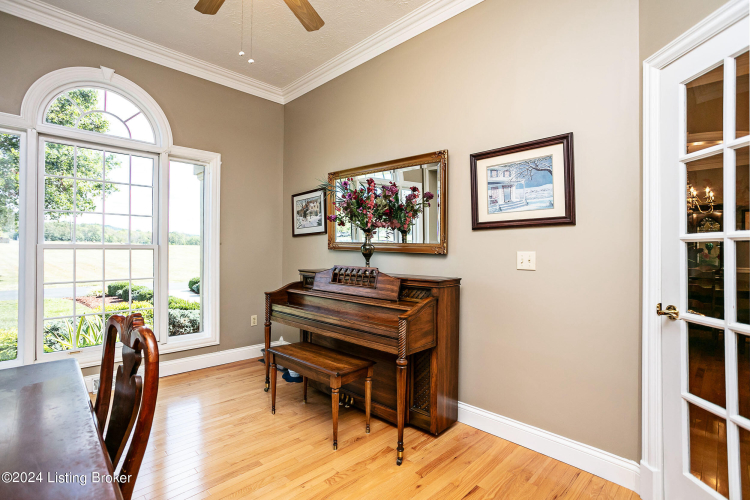 Listing Image 22