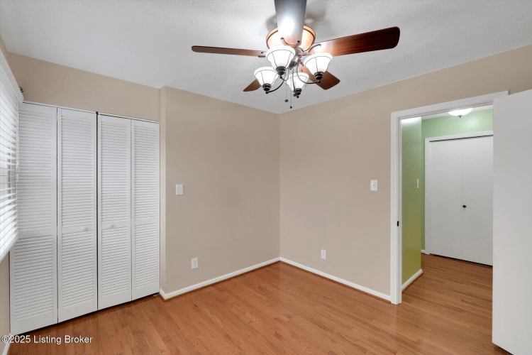 Listing Image 59