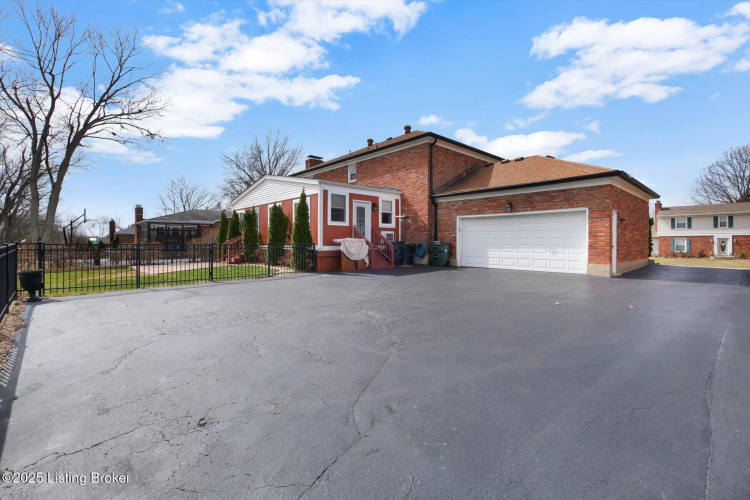Listing Image 80