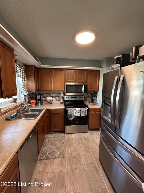 Listing Image 18