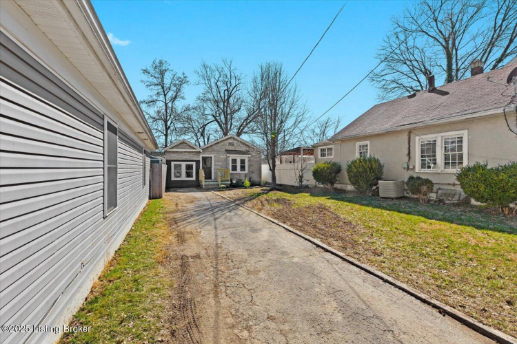 Listing Image 18