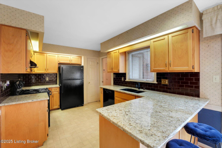 Listing Image 23