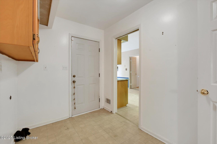Listing Image 48
