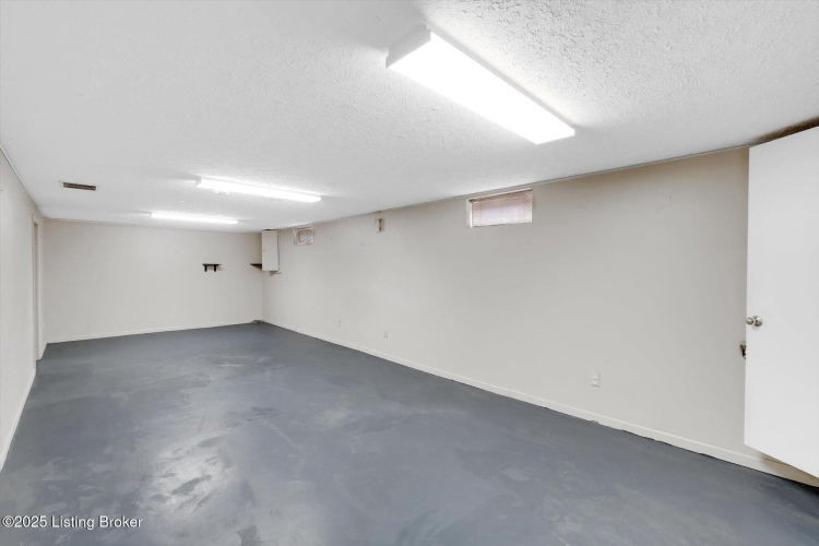 Listing Image 50