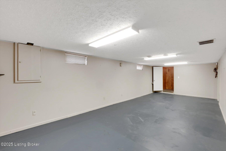 Listing Image 53