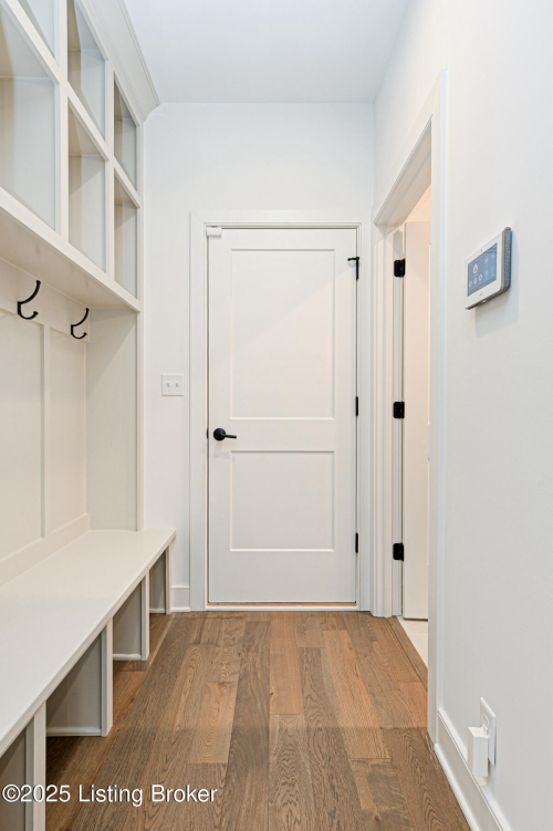 Listing Image 16