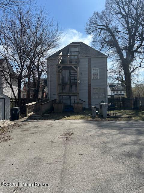 Listing Image 4