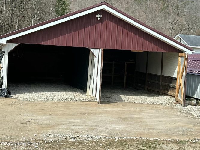 Listing Image 17