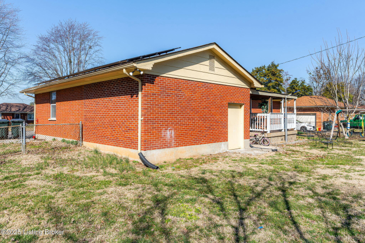 Listing Image 40