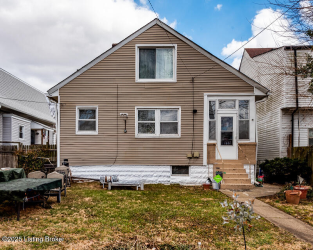 Listing Image 4