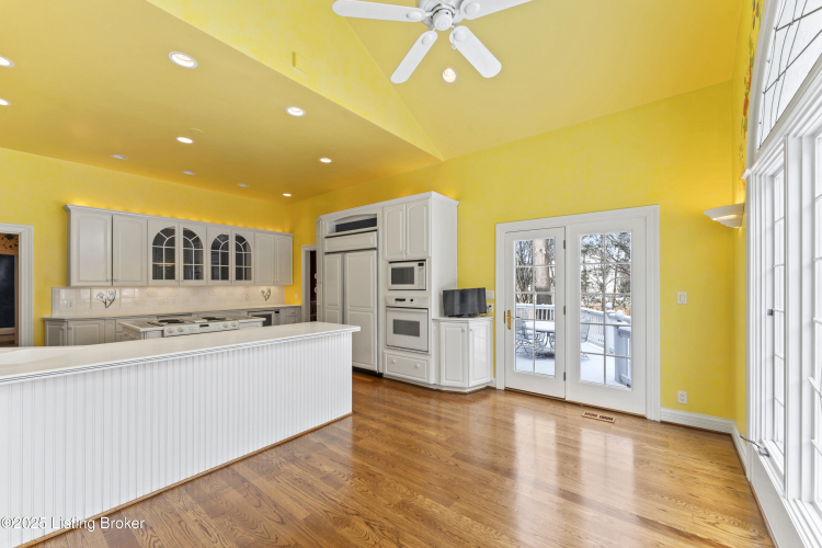 Listing Image 24