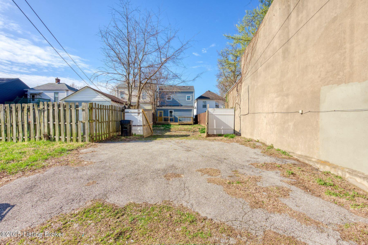 Listing Image 44