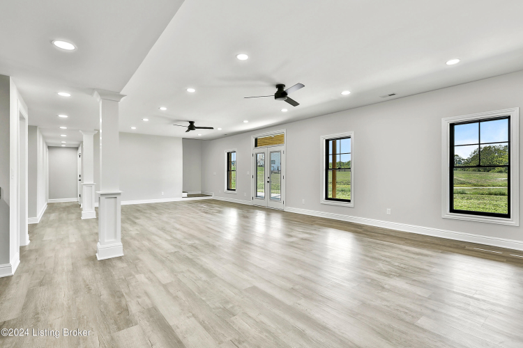 Listing Image 52