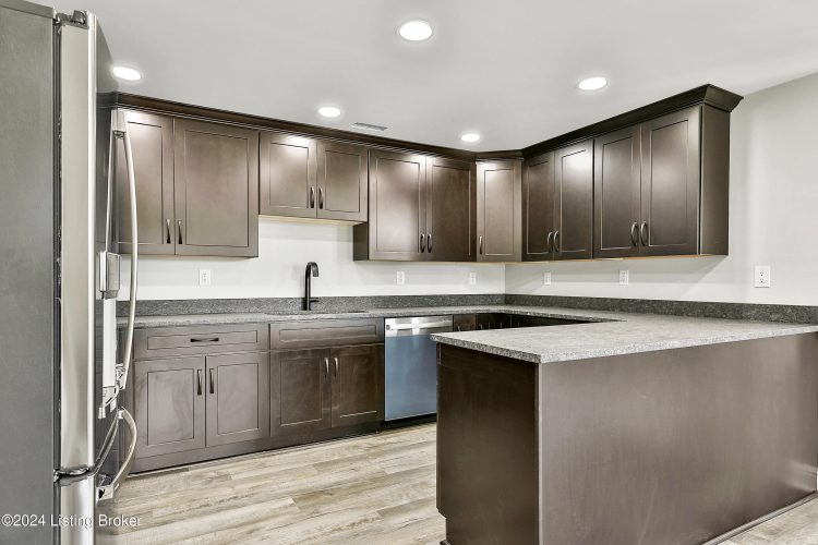 Listing Image 54