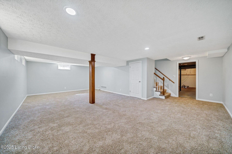 Listing Image 44