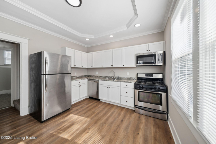 Listing Image 13