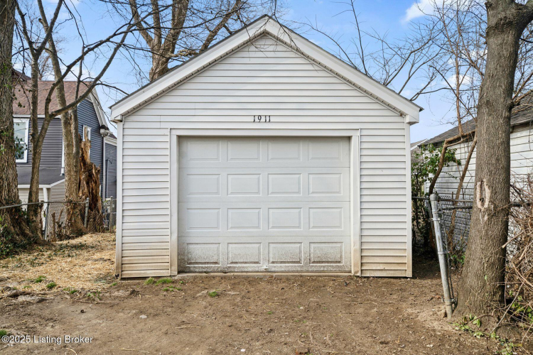 Listing Image 42